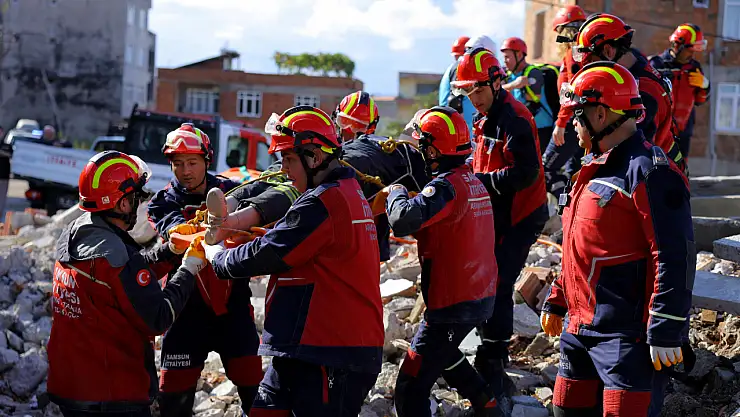 Samsun'da 6,4 büyüklüğünde deprem tatbikatı gerçeğini aratmadı