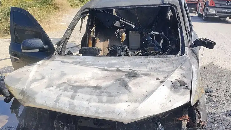 Samsun'da bir otomobil alev alev yandı