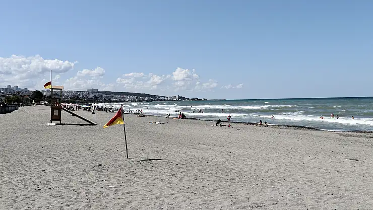 Samsun'da Denize Giren 2 Kişi Hastanelik Oldu