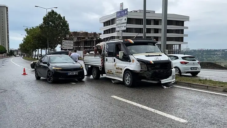 Samsun'da Kavşakta Kaza!