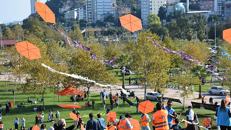 Samsun'da LÖSEV Turuncu Uçurtma Şenliği düzenledi