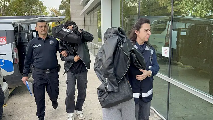 Samsun'da marketten yiyecek çalan çift yakalandı