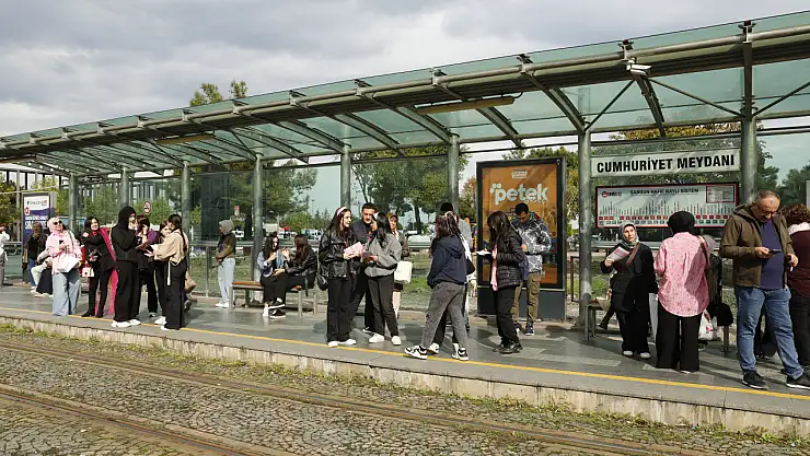 Samsun'da Tramvayda Meme Kanseri Farkındalığı