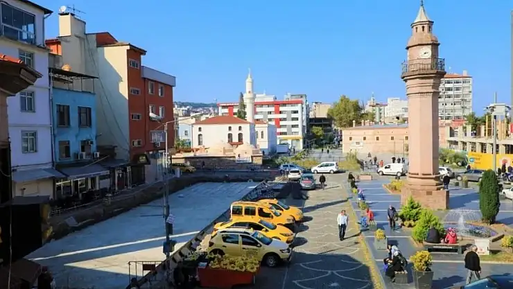 Samsun'un Kalbi: Saathane Meydanı'nın Tarihi Yolculuğu