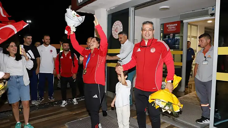 Samsunlu Milli Judocu Ecem Baysuğ'a görkemli karşılama