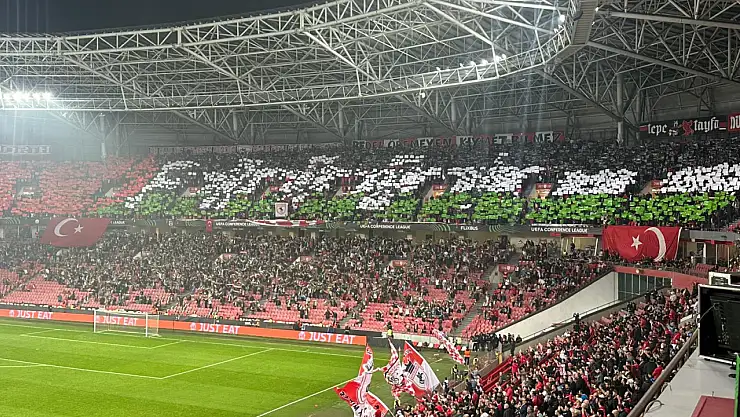 Samsunspor taraftarından Filistin'e destek koreografisi