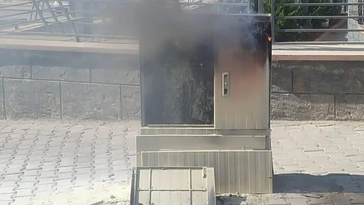 Şanlıurfa'da elektrik panosu alev alev yandı
