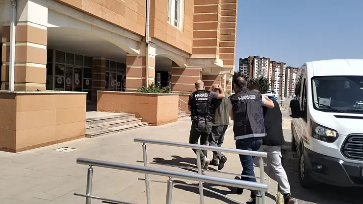 Sentetik kannabinoid ham maddesi ele geçirildi.