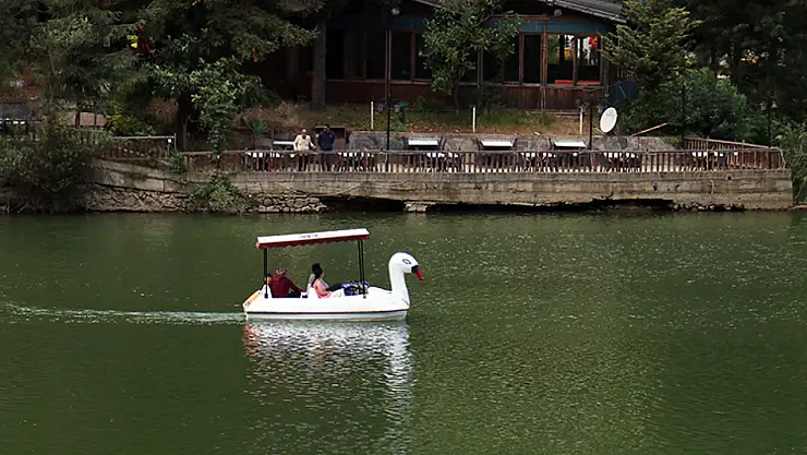 Sera Gölü'nde turizm hareketliliği yaşanıyor