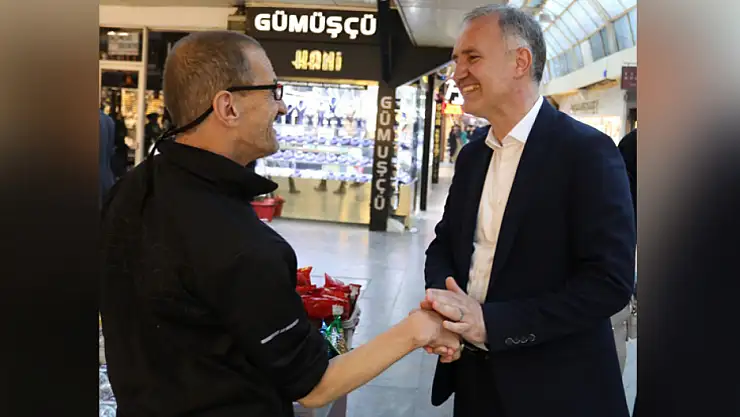 Seyyar Satıcının Zararı Belediye Başkanı Tarafından Telafi Edildi