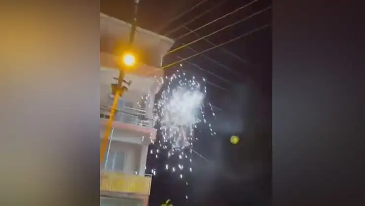 Sıcak havada elektrik telleri korkuttu