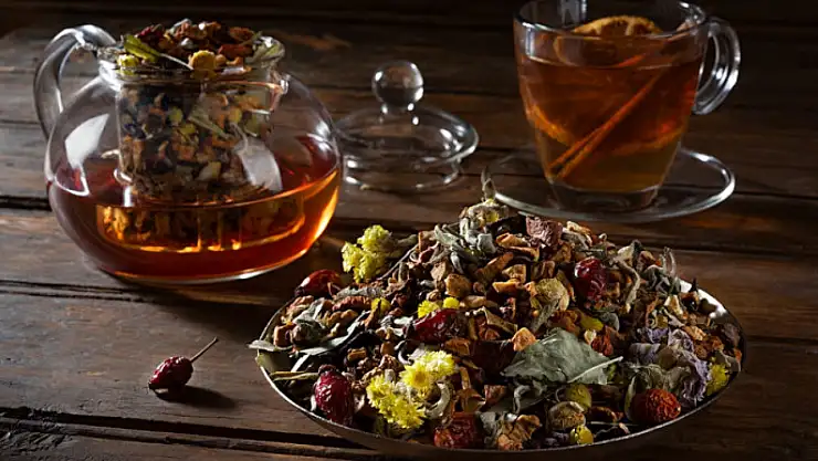 Soğuk Havaların Şifası Kış Çayı Hem Isıtıyor Hem Koruyor