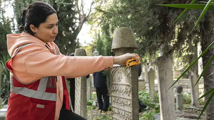 Tarihi mezar taşları kayıt altına alınıyor