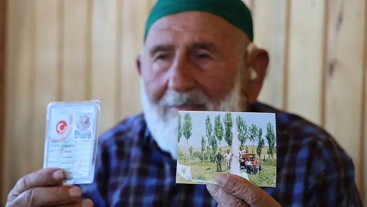 Tereyağını kaşıkla yiyor, 100 yaşında dimdik ayakta!
