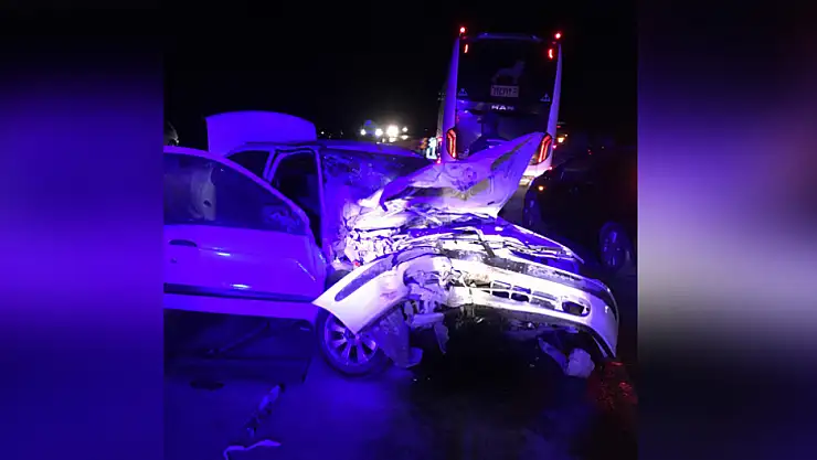 Tosya'da otomobil ile traktör çarpıştı: 1 ölü, 5 yaralı