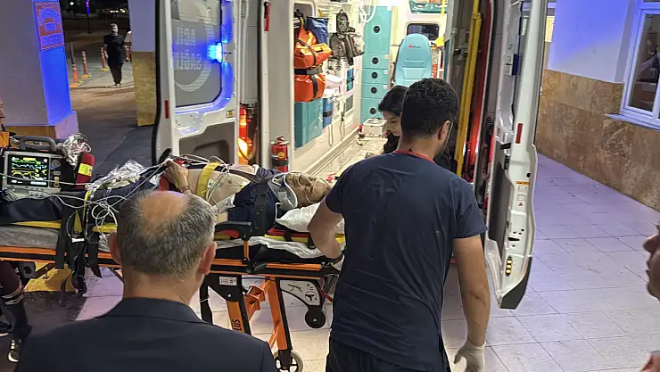 Trafik kazazı geçiren eski Bitlis Valisi yoğun bakımda