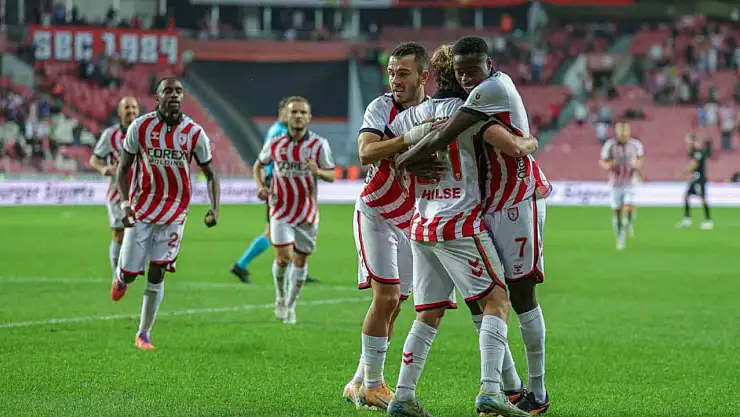 Trendyol Süper Lig: Samsunspor: 1 - Çaykur Rizespor: 1 (İlk yarı)