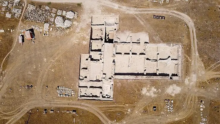 Tripolis'in seçkinlerini villasında ağırlamışlar