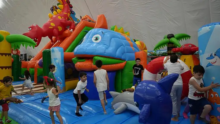 Türkiye'nin en büyük kapalı oyun parkı Samsun'da açıldı