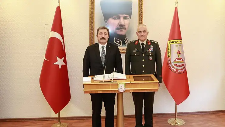 Vali Tavlı'dan, Tümgeneral Ala'ya anlamlı ziyaret