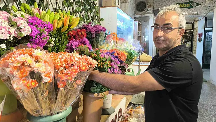 Vatandaşlar teraryum ve canlı çiçeklere yöneldi