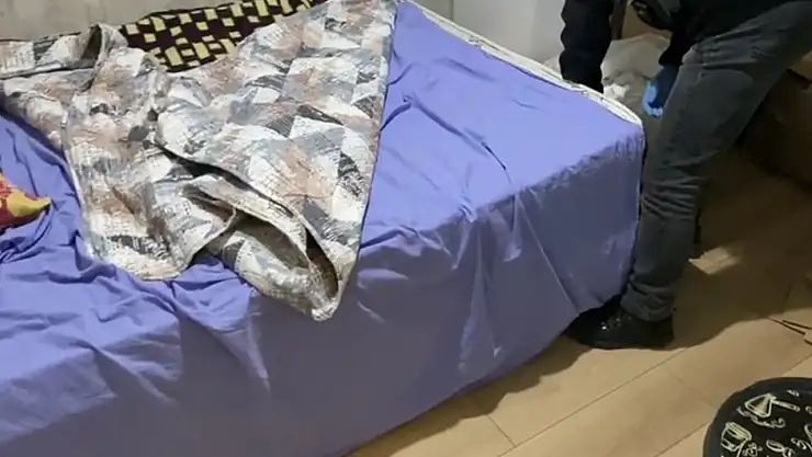Yatak odasında uyuşturucu zulası: 5 gözaltı