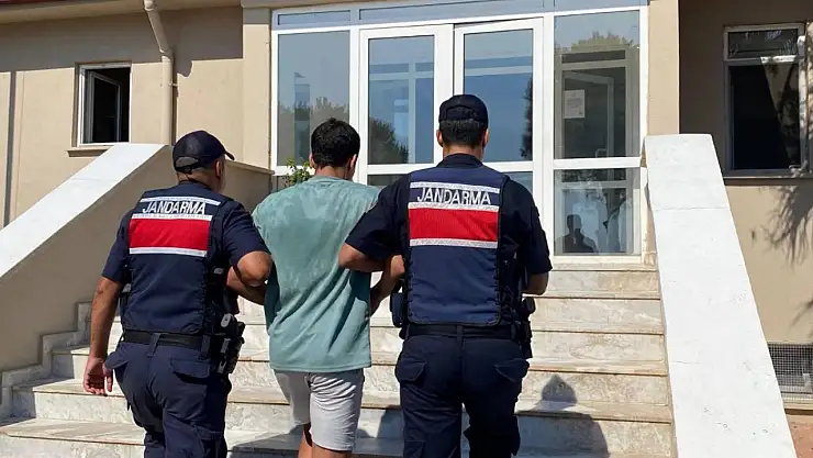 Yunanistan'a yüzerek geçmek istedi