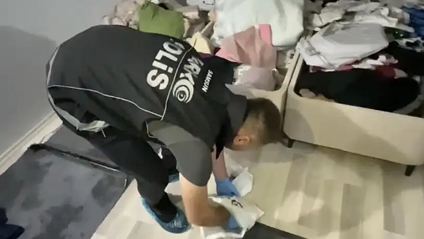 1 kilo 727 gram metamfetamin ele geçti