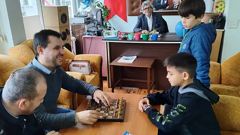 Bafra'da Öğrencilerden Anlamlı Ziyaret