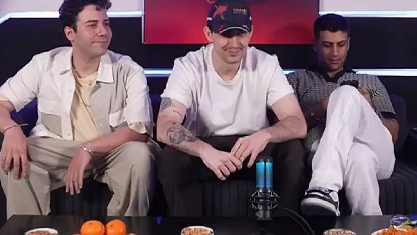 Berkcan Güven'den Eski Dostu Enes Batur Hakkındaki 'Tarikat' İddialarına Sert Tepki!