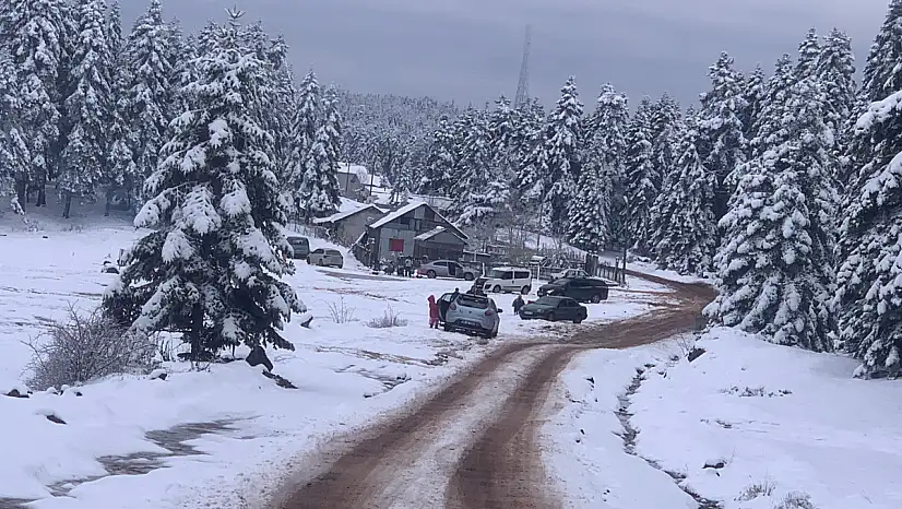 Bolu'da kar 10 santimetreye ulaştı