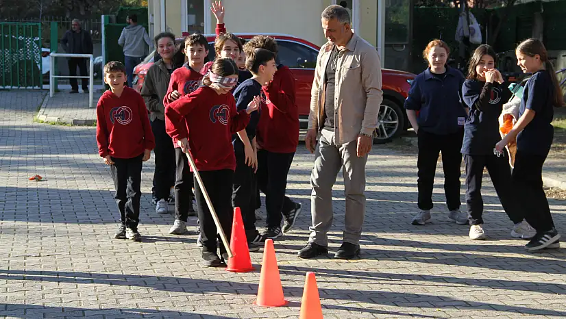 Engelleri empati ile aştılar! Çarşamba'da 'Empati Köprüsü' etkinliği