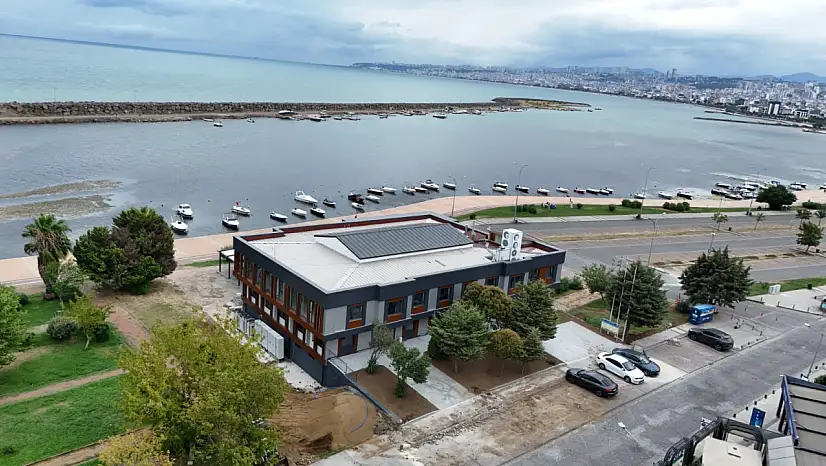 Petek genç açılış için gün sayıyor