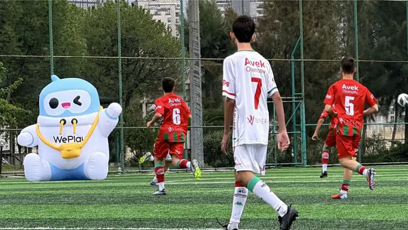 WePlay ve Karşıyaka S.K. Gençler İçin Futbol Sosyal Sorumluluk Maçı Düzenledi