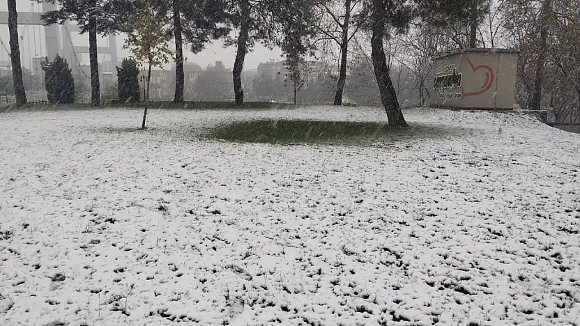 Beklenen Kar geldi: Çarşamba Beyaza Büründü