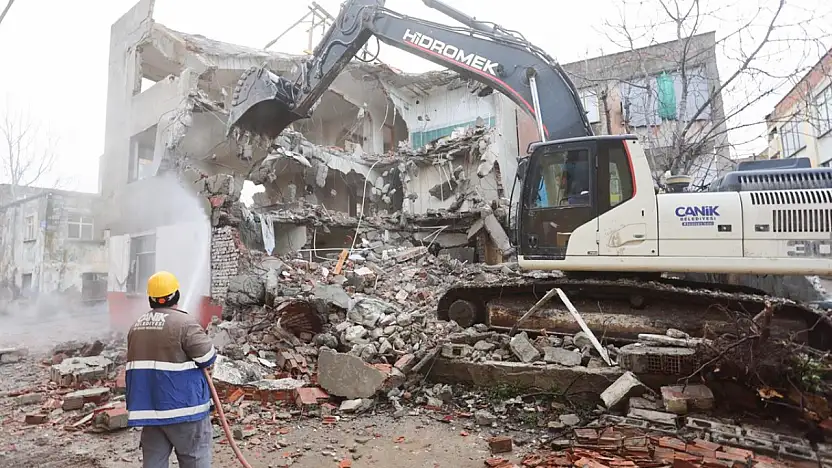 Canik'te depreme dayanıksız 2 bin 864 bağımsız birime neşter