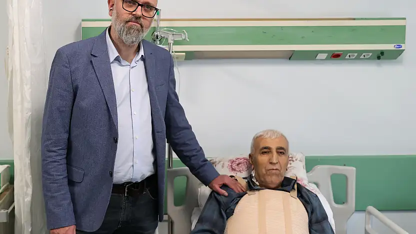 Nefes Alamıyordu, 8 Saatlik Ameliyatla Sağlığına Kavuştu