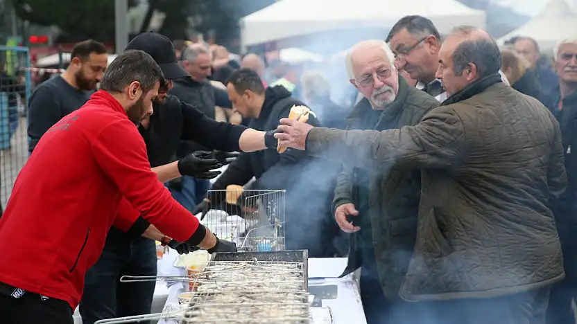 ordu'da festivalde 7 ton hamsi tüketildi