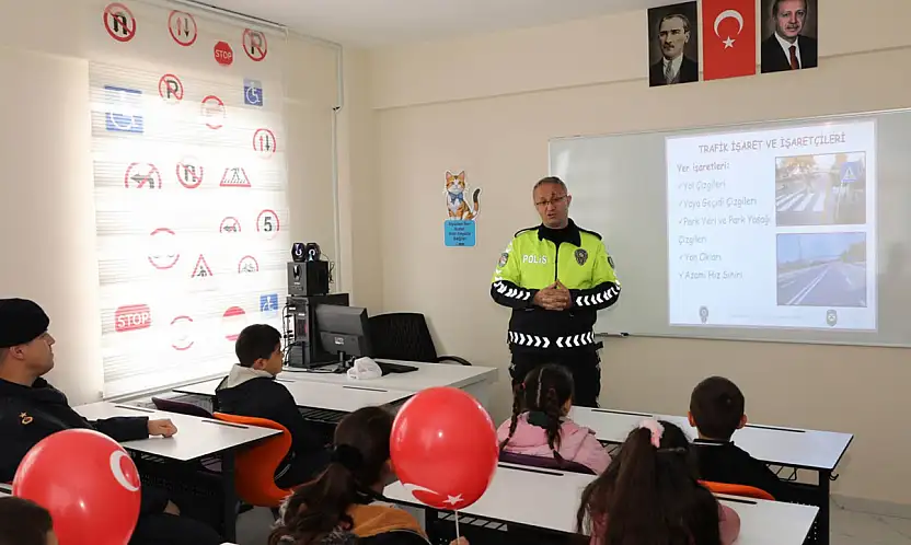 Bafra'da miniklere güvenli trafik eğitimi
