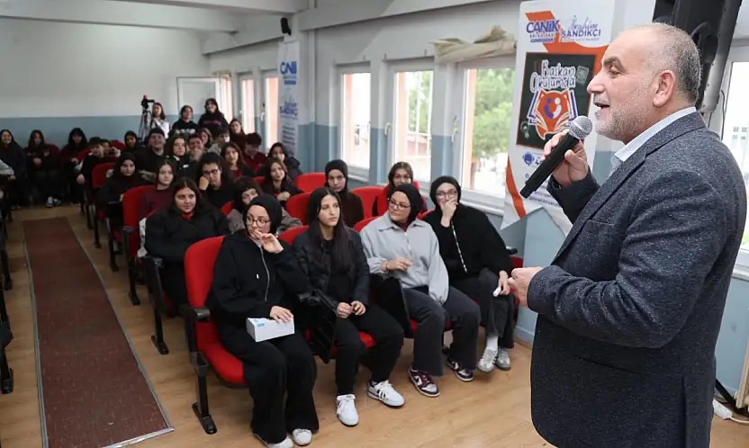 Başkan Sandıkçı: 'Gençlerimizin her daim yanındayız'