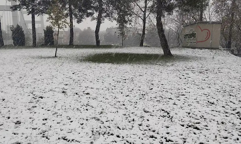 Beklenen Kar geldi: Çarşamba Beyaza Büründü
