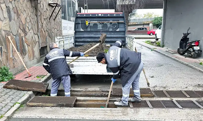 Canik'te Sağanak Alarmı: Mazgal Temizliği Aralıksız Sürüyor