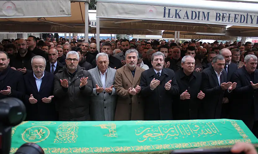 Milletvekili Aksu'dan babasına son görev