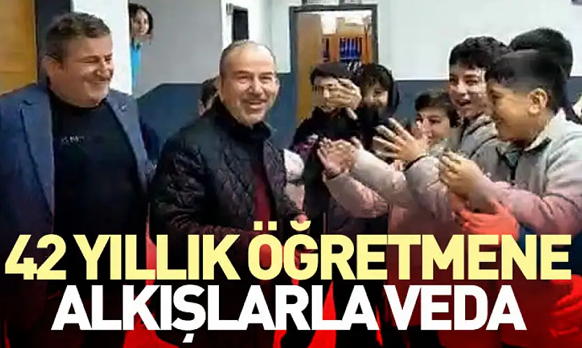 Samsun'da 42 Yıllık Öğretmene Alkışlarla Veda