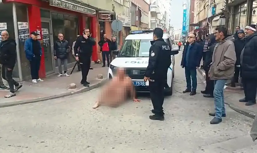 Samsun'da Çıplak Adam Sokağı Karıştırdı