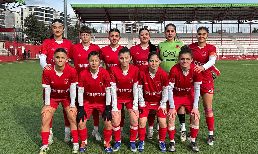 YAB-PA kadınları şampiyonluk yolunda hız kesmedi