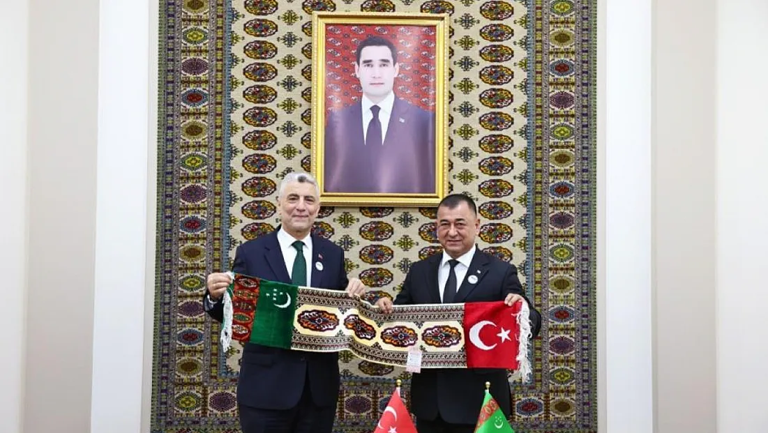 Bakan Bolat Türkmenistan'da