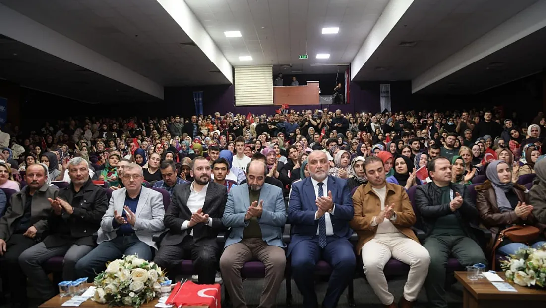Canik Belediyesi'nden ilgi gören konferans