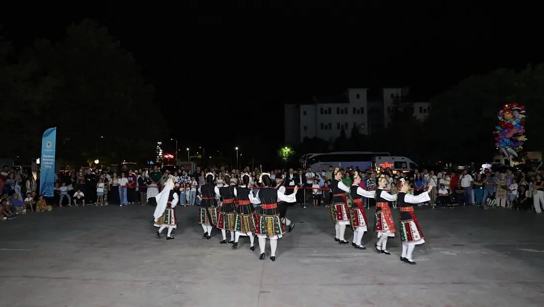 Çarşamba'da Uluslararası Halk Oyunları Festivali coşkusu