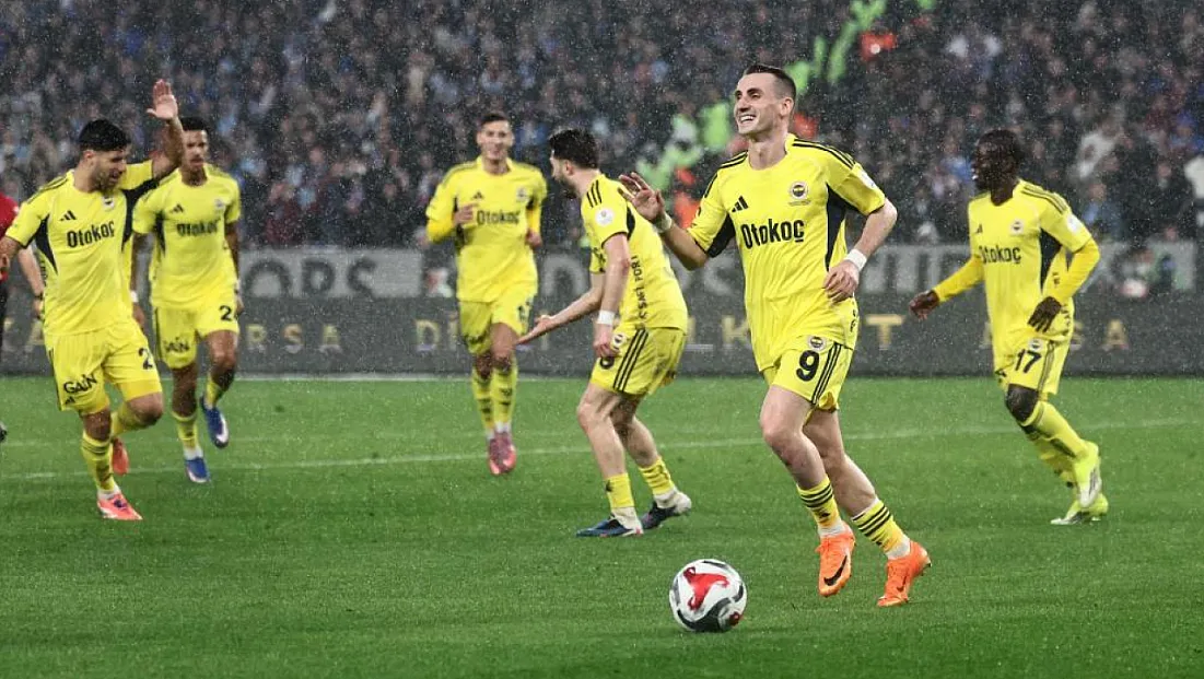 Fenerbahçe tarihe geçti: ilk 22 haftada namağlup